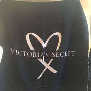RARE VICTORIAS SECRET BLANKET